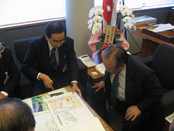 鴻池副長官