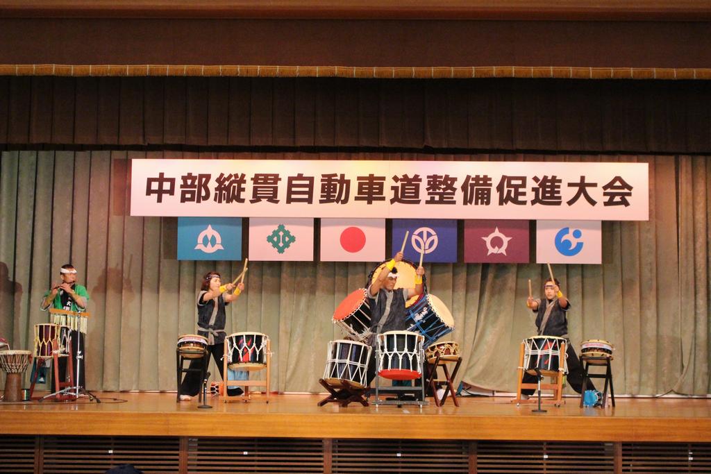 太鼓演奏