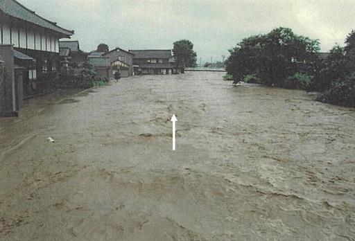 H16福井豪雨_河和田川